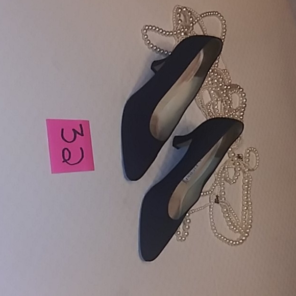 Heels - Picture 2 of 4